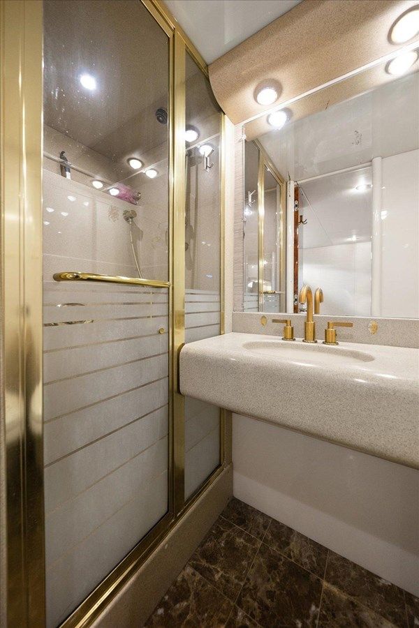 Buy a Octopi - Lazzara at Shestakov Yacht Sales