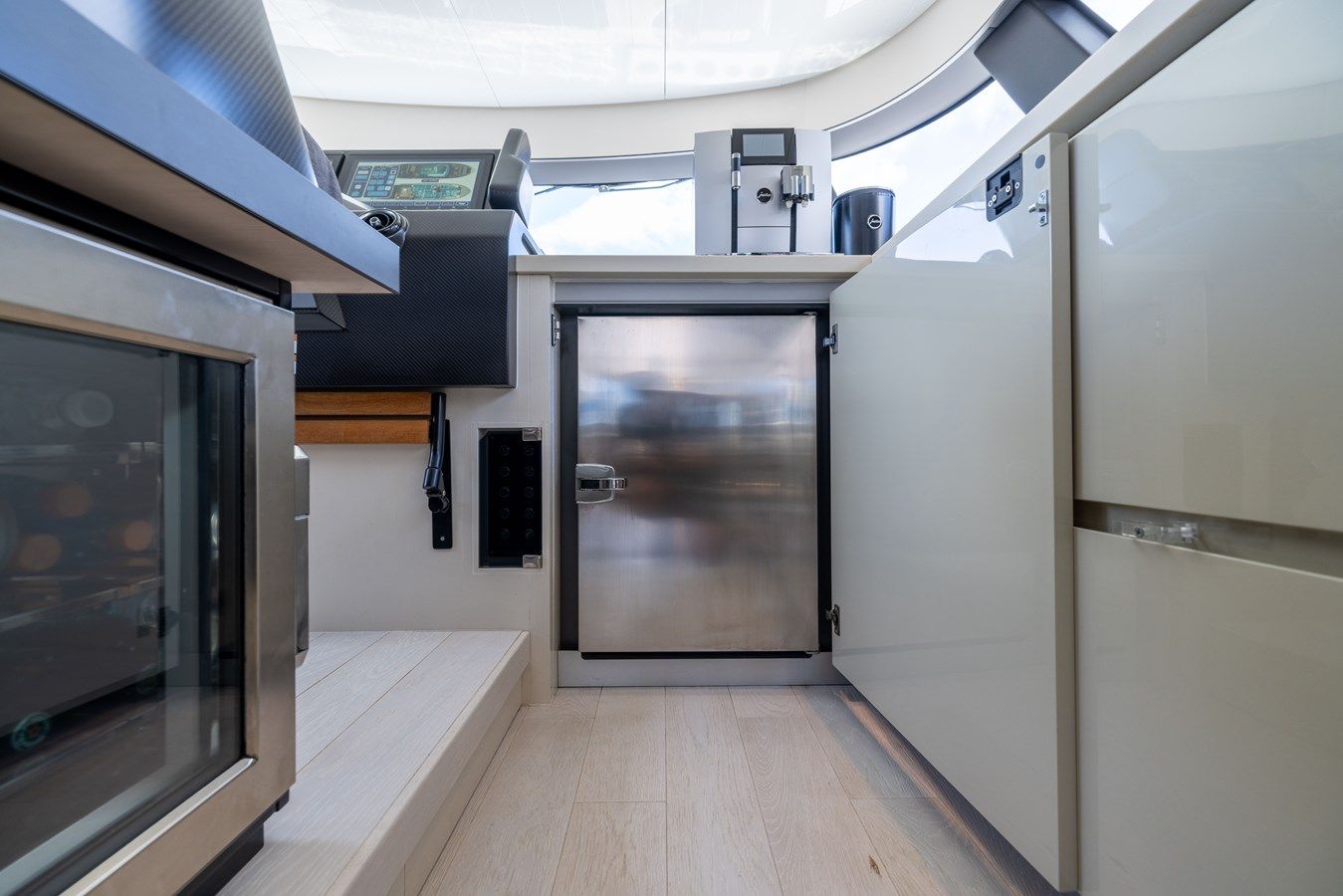 Продажа яхты Athena