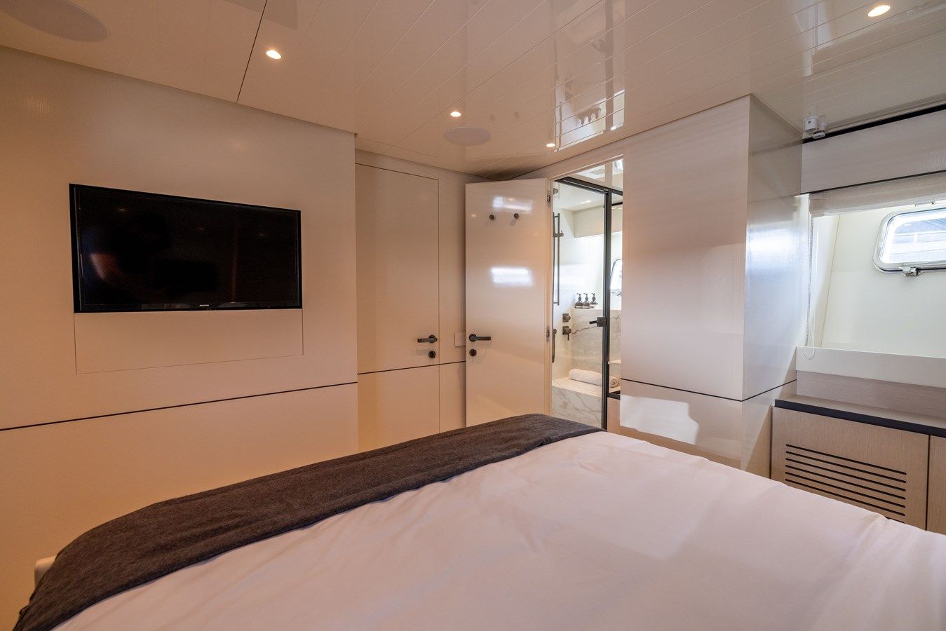 Продажа яхты Athena - BLUEGAME