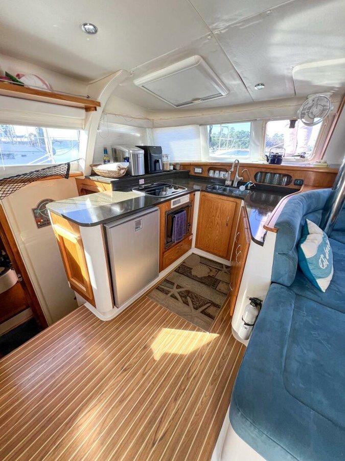 ADVENTURE 43 yacht sale