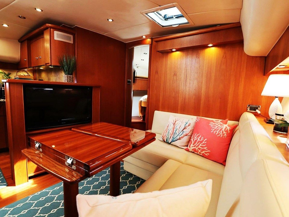 Продажа яхты 2009 Tiara Yachts Sovran 4300 - Tiara