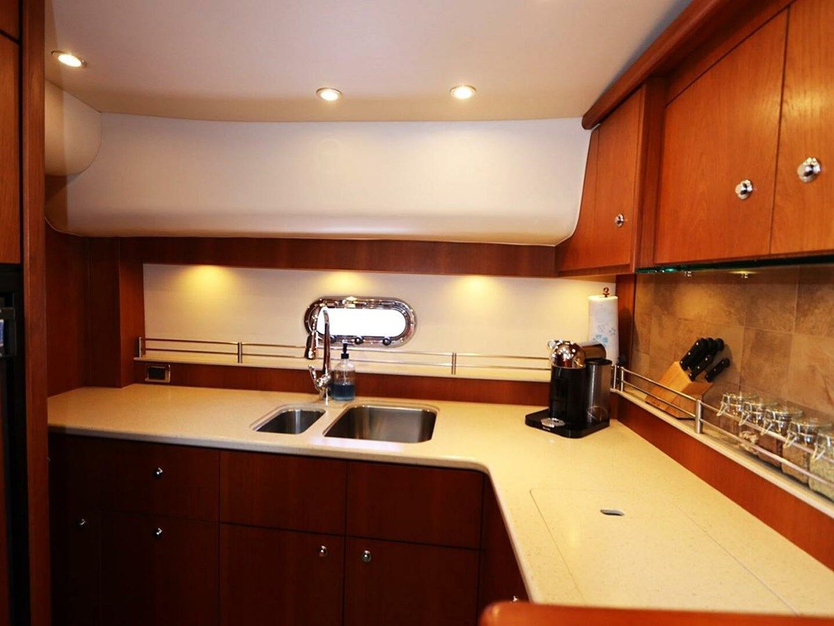 Лучшая цена на 2009 Tiara Yachts Sovran 4300 2009