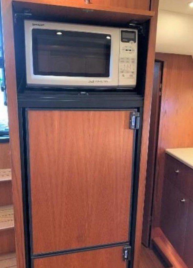 Купить 2009 Tiara Yachts Sovran 4300  Sovran 4300