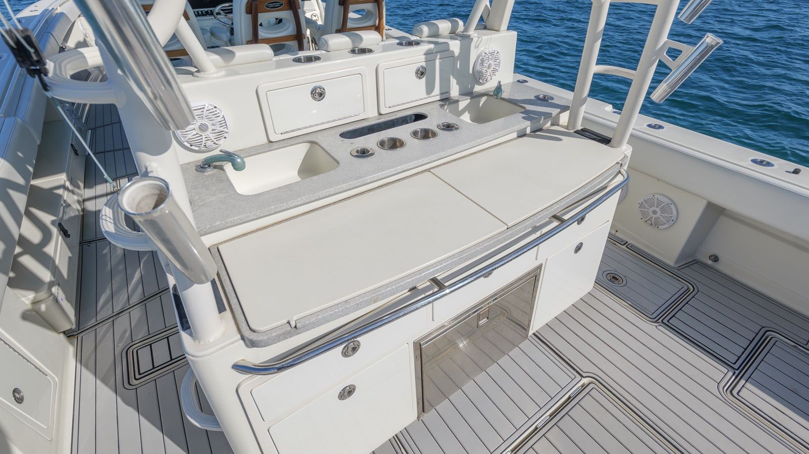 REEL ADDICTION 53 yacht sale