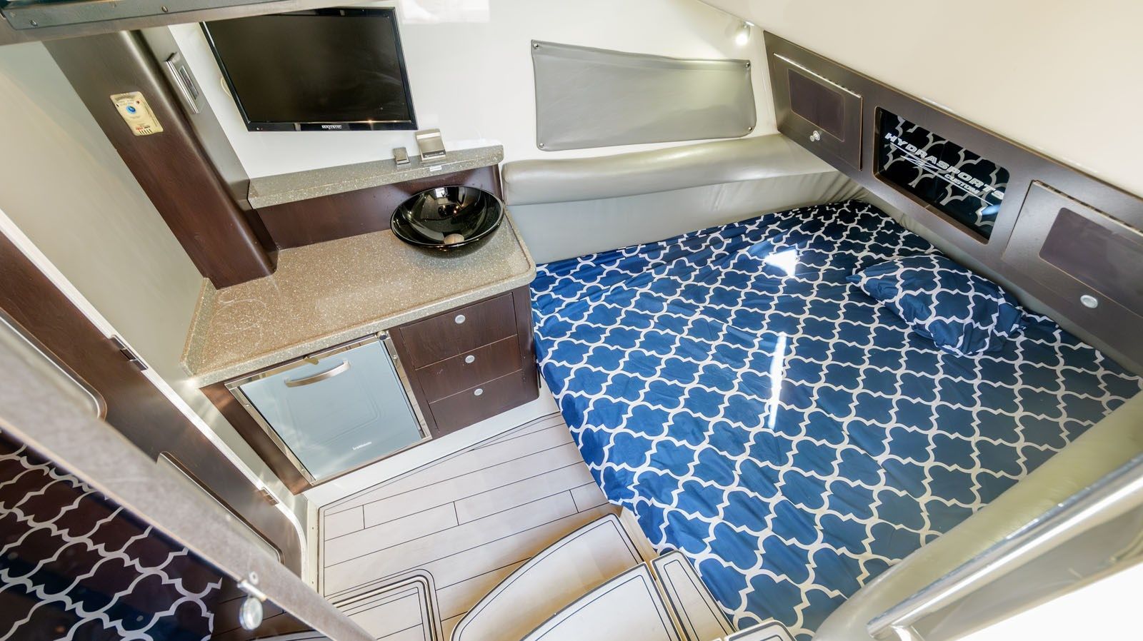 REEL ADDICTION - HCB yacht sale