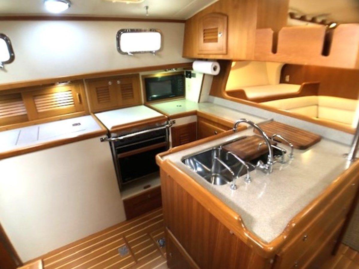 Купить яхту Scarlett B - PACIFIC SEACRAFT в Shestakov Yacht Sales