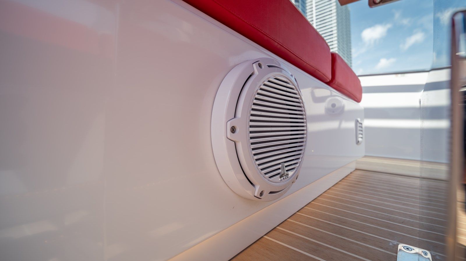 Стоимость яхты Freedom 38