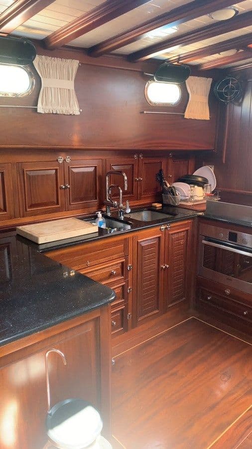 the best price on Levantina 52