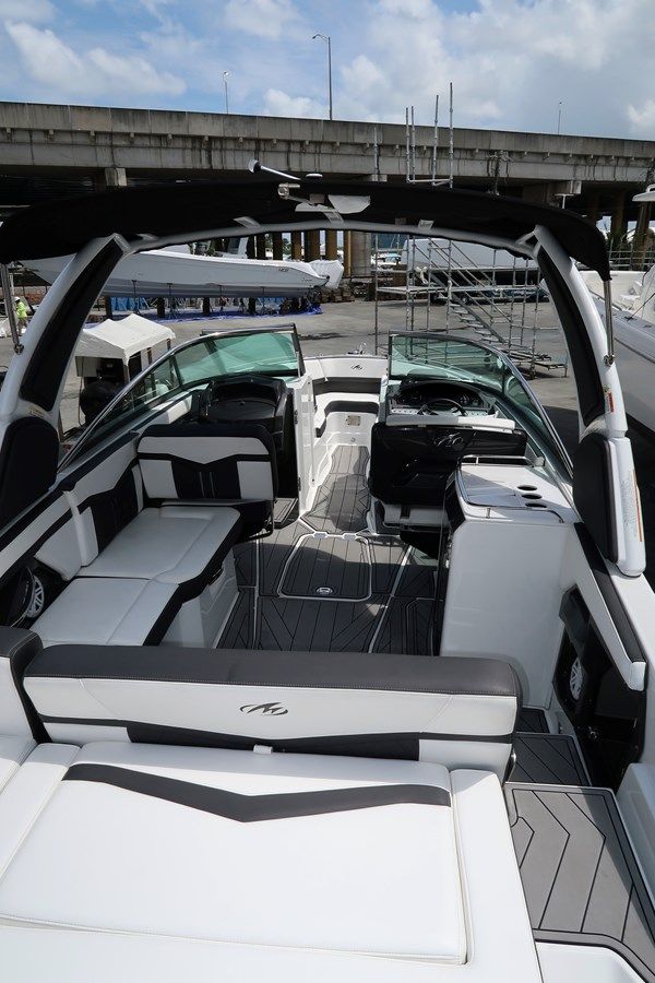 Стоимость яхты Monterey 275 Super Sport - MONTEREY