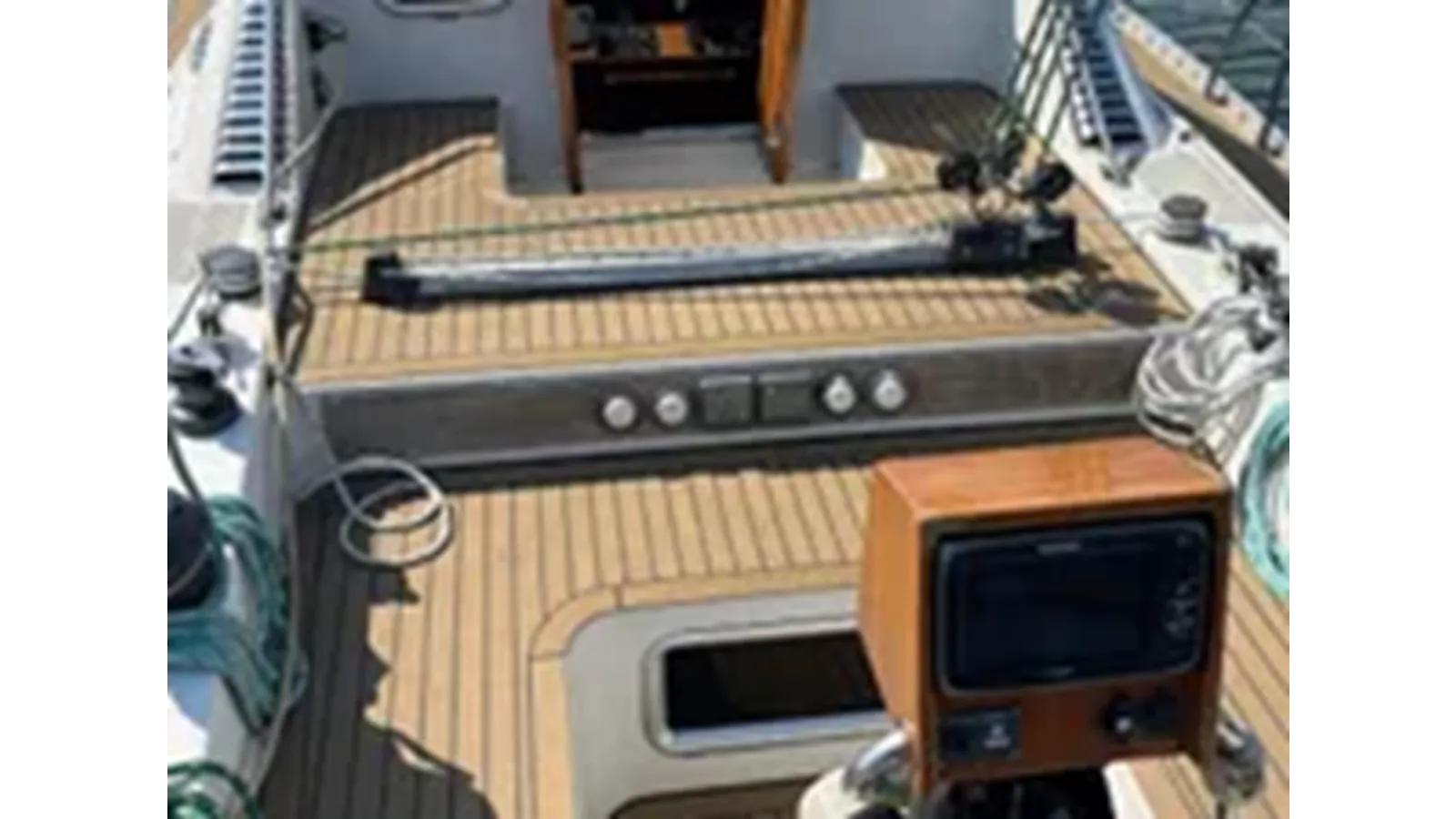 best yacht sales deals 1989 Jonmeri 48 Pilot House - JONMERI