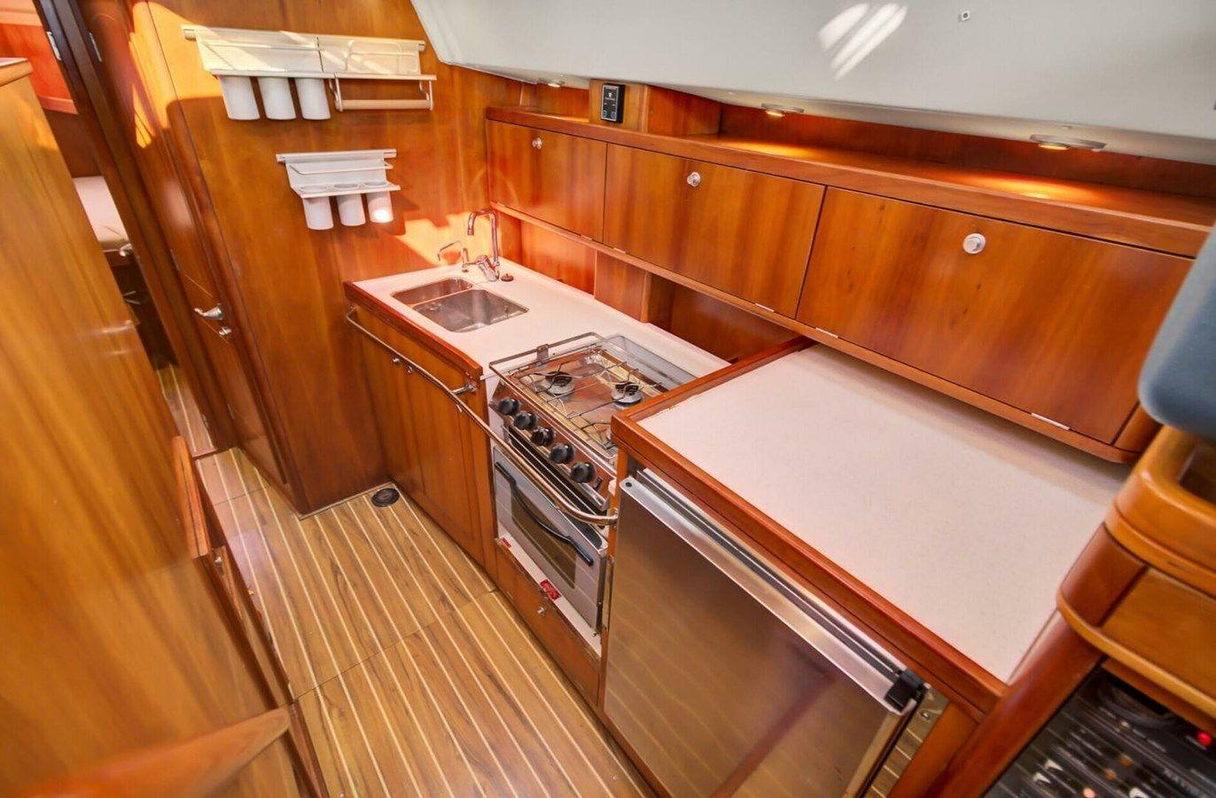 the best price on FriendShip 42