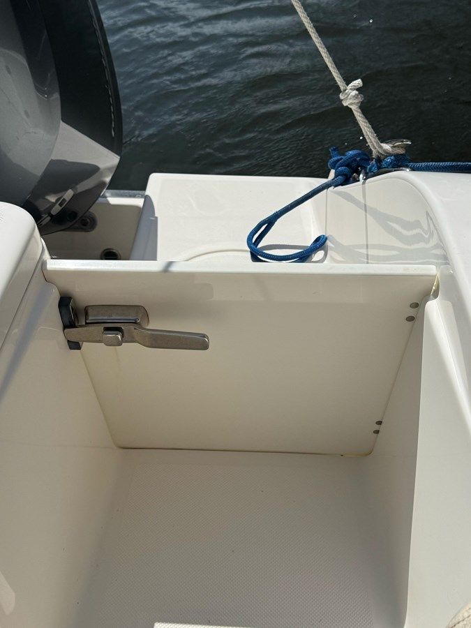 the best price on 2018 Key West Billistic 281 Center Console