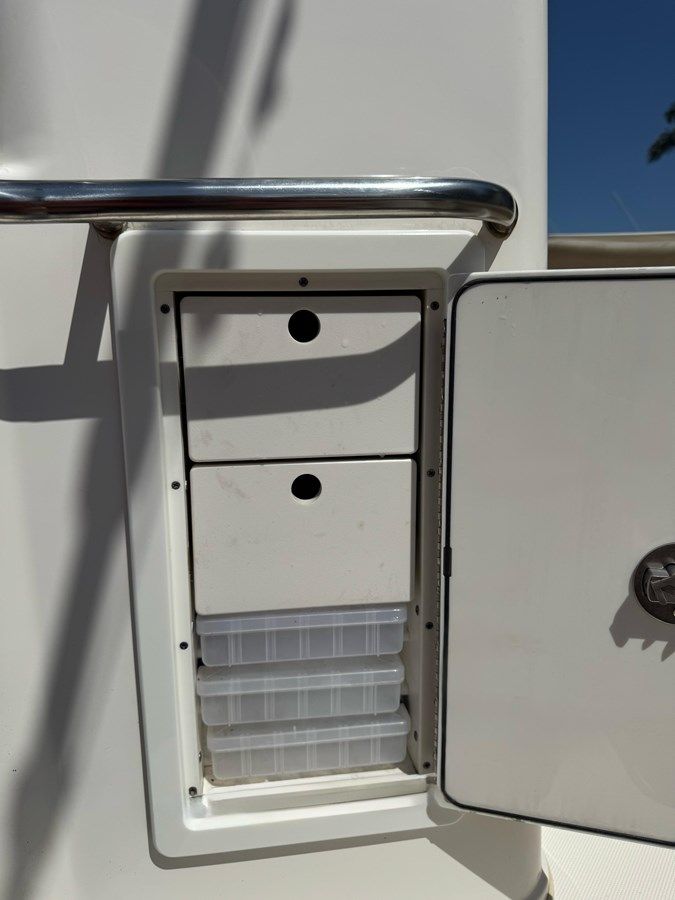 Buy a yacht 2018 Key West Billistic 281 Center Console 2018