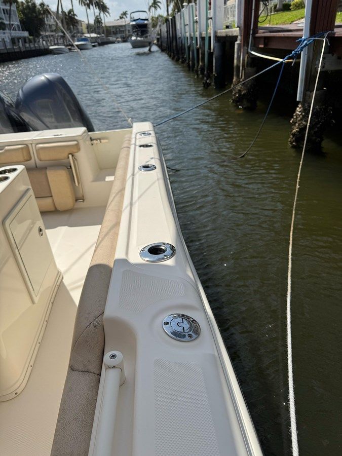 Buy a yacht 2018 Key West Billistic 281 Center Console - KEY WEST