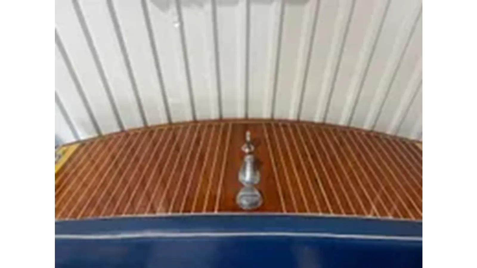 the best price on 1957 Chris-Craft 26 Continental 26 Continental