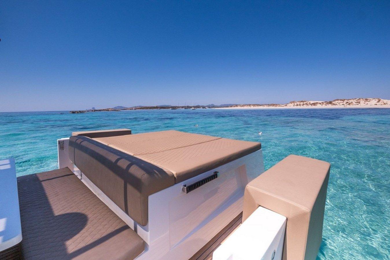 Buy a DE ANTONIO D33 D33 OPEN at Shestakov Yacht Sales