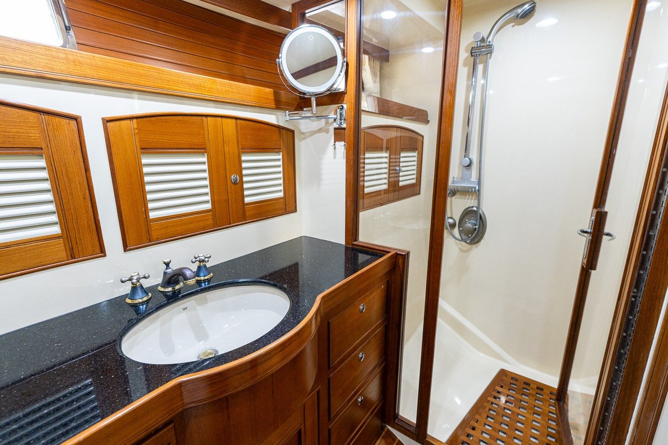 Buy a NAMASTE 2006 at Shestakov Yacht Sales