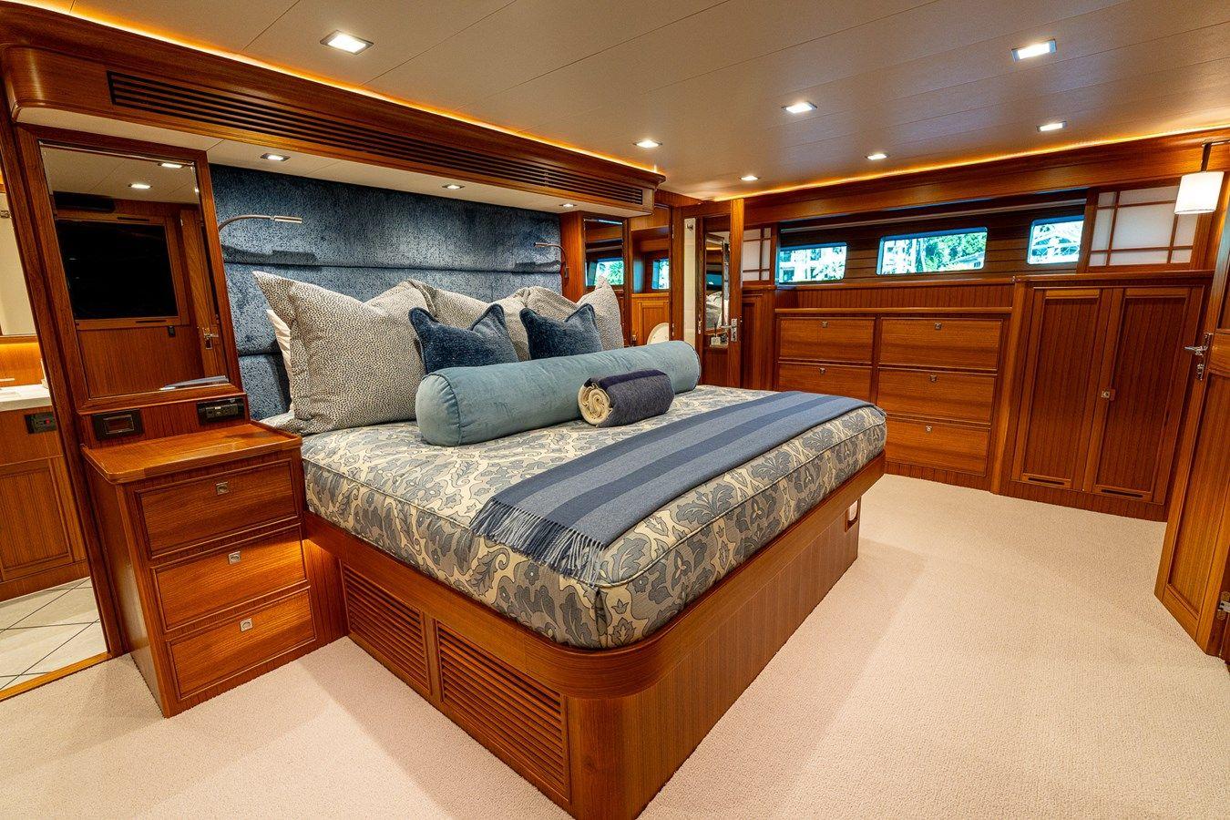 TOP TIMES 100V yacht sale