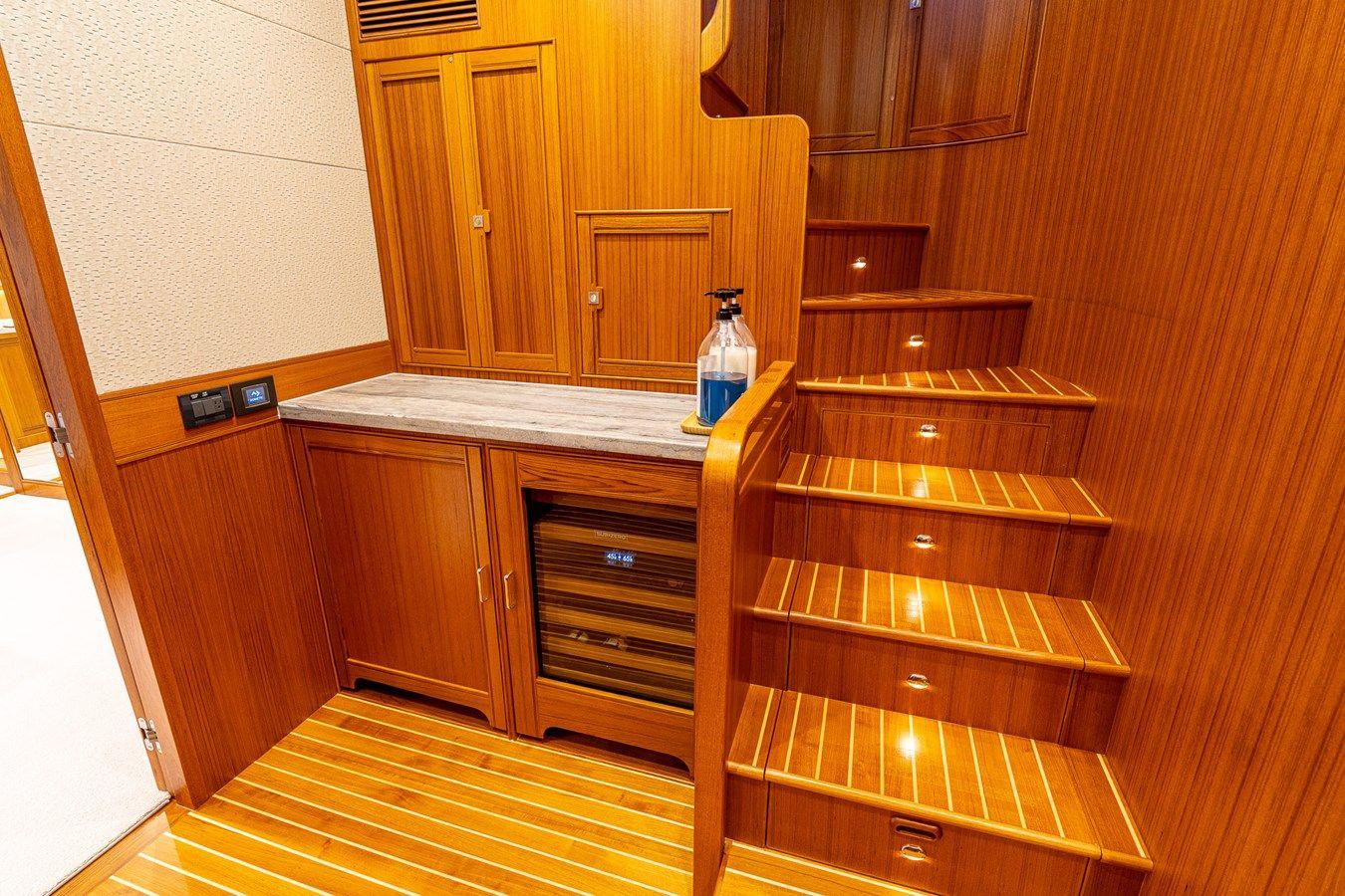 Buy a yacht TOP TIMES 102