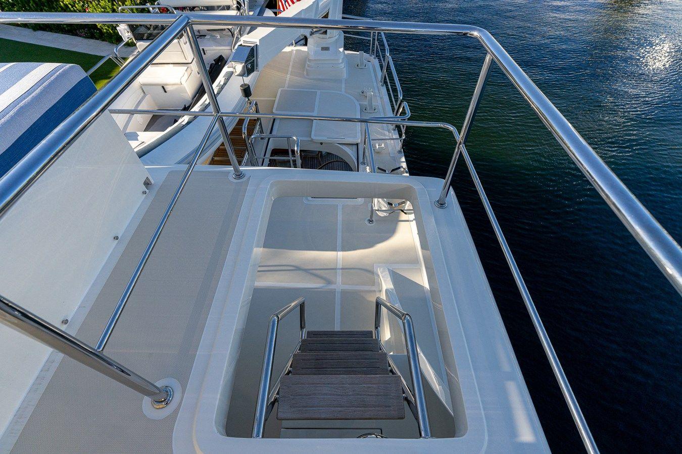 TOP TIMES 102 yacht sale