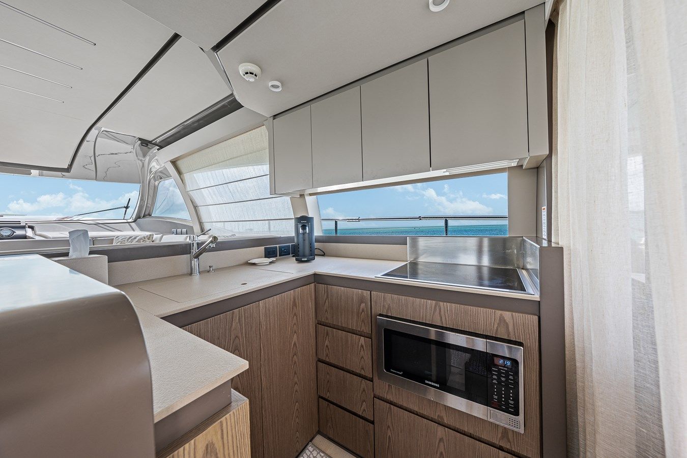 Buy a FUNSEEKER - Ferretti Yachts at Shestakov Yacht Sales