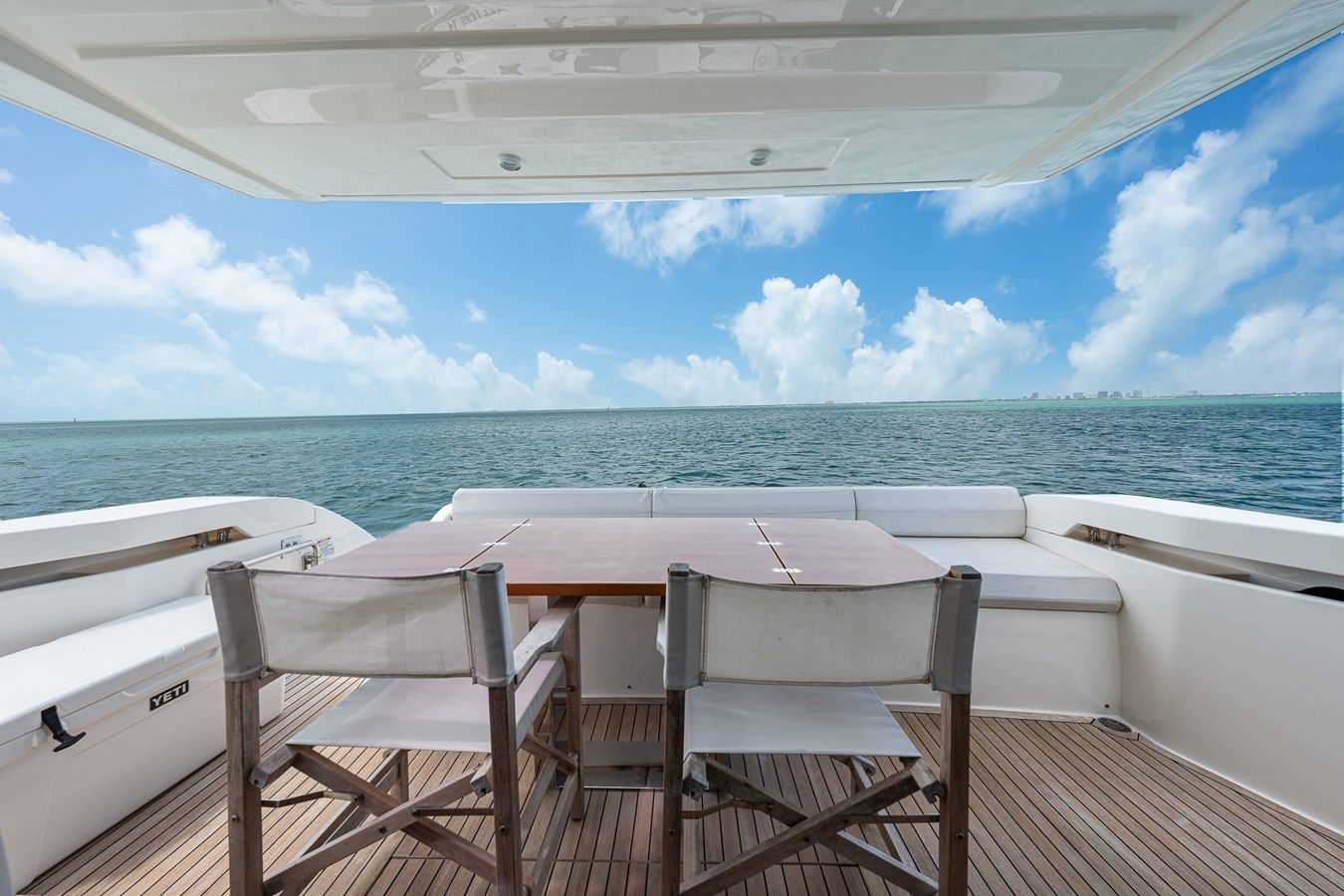 Buy a yacht FUNSEEKER Ferretti Yacht 550