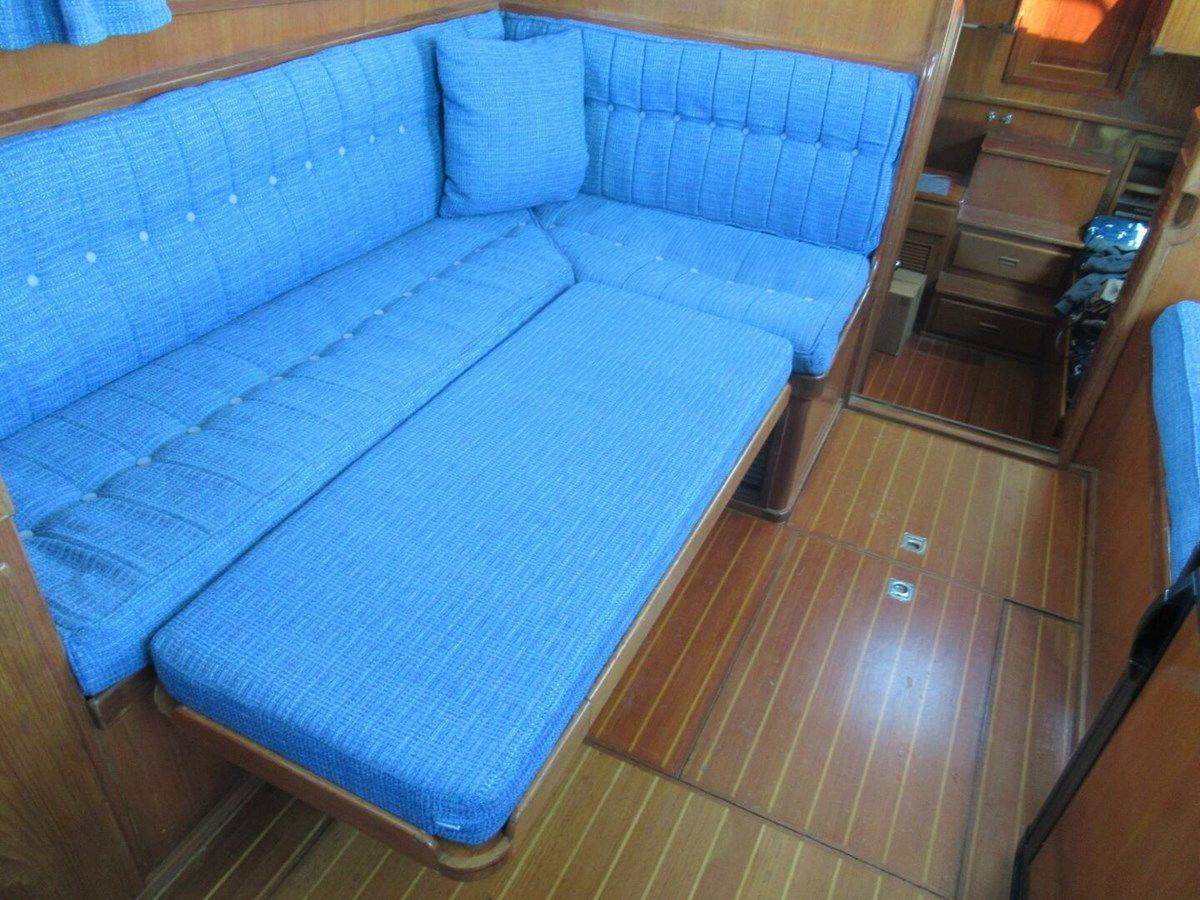 the best price on Jillian Claire 2002