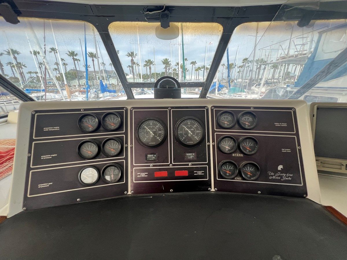 best yacht sales deals 1979 Trojan FBMY - TROJAN