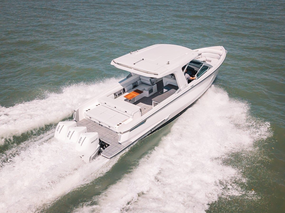 Buy a L5 - AVIARA at Shestakov Yacht Sales