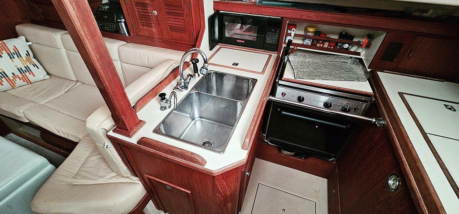 Стоимость яхты Katydid 350