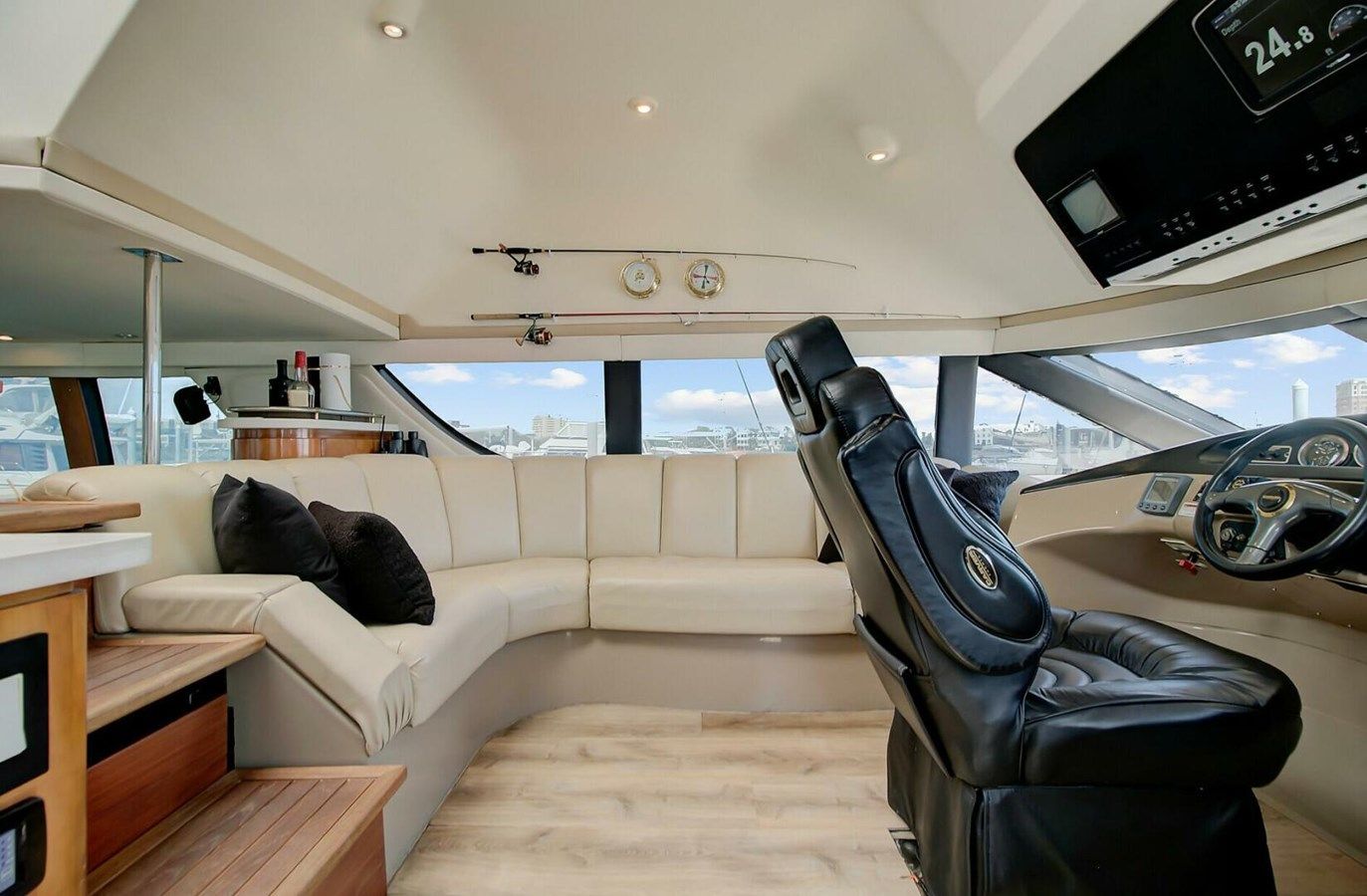 Buy a yacht No Surrender 530 Voyager Pilothouse