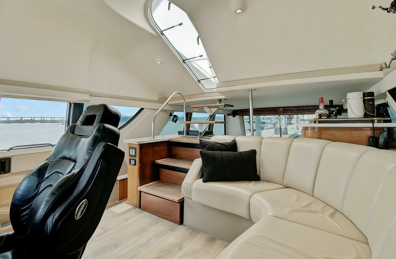 the best price on No Surrender 530 Voyager Pilothouse