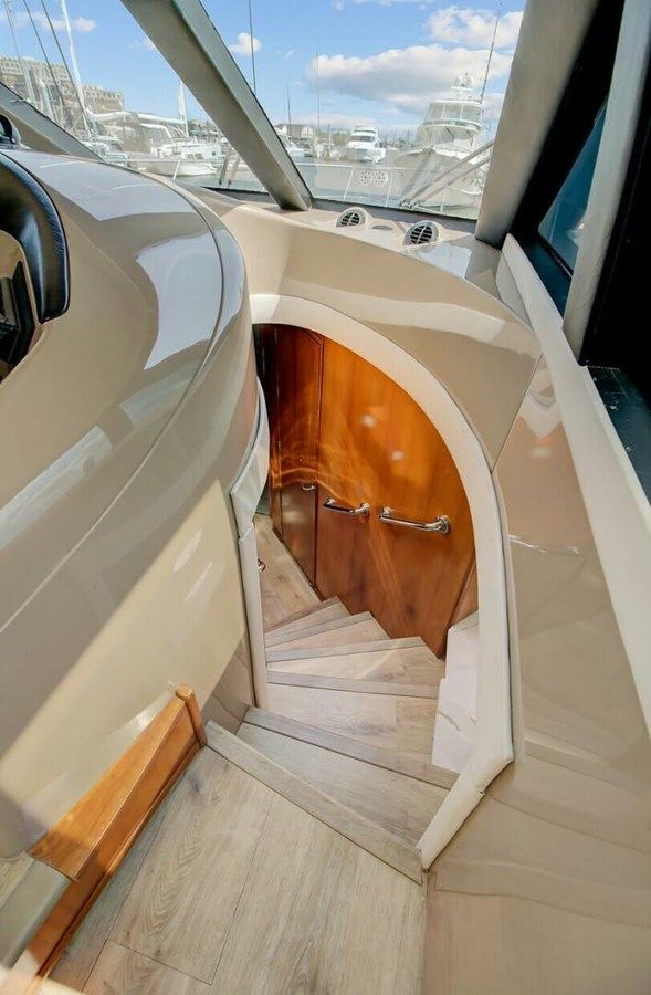 best yacht sales deals No Surrender - Carver Yachts