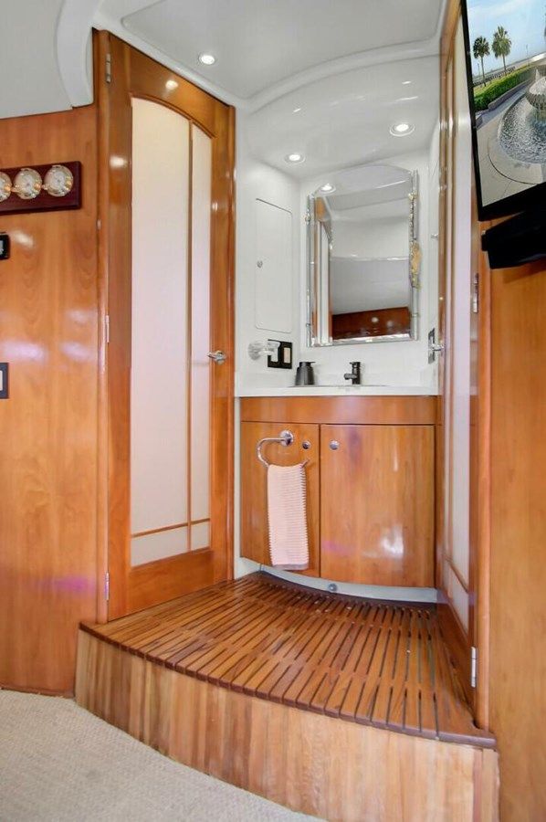 Buy a yacht No Surrender 530 Voyager Pilothouse