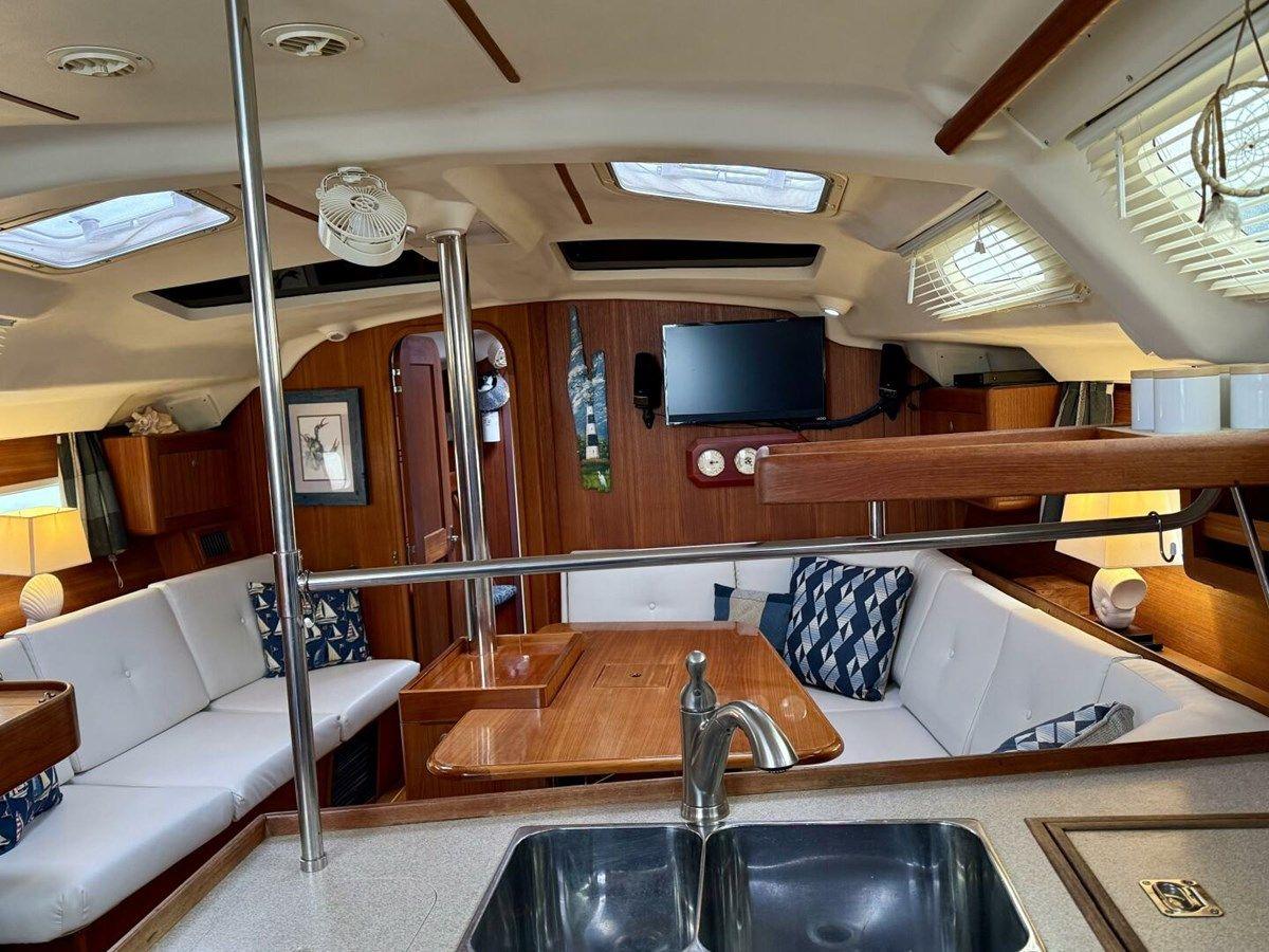 Купить яхту Dream Catcher - HUNTER в Shestakov Yacht Sales
