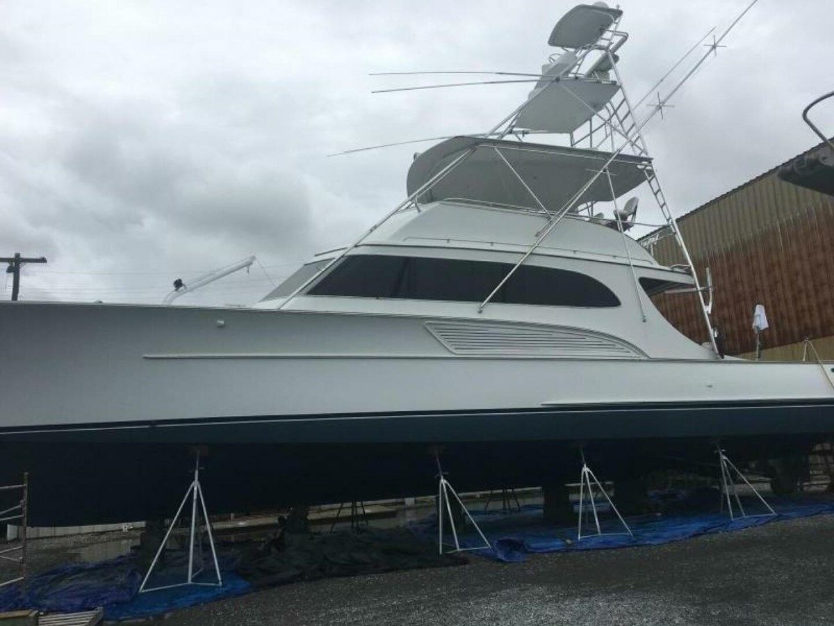 Buy a yacht Lb Cake 61 Convertible
