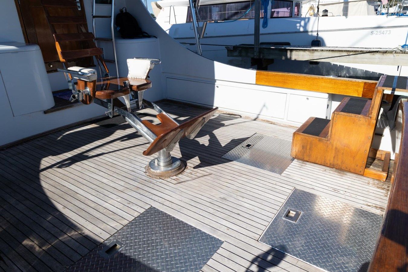 Lb Cake 61 Convertible yacht sale