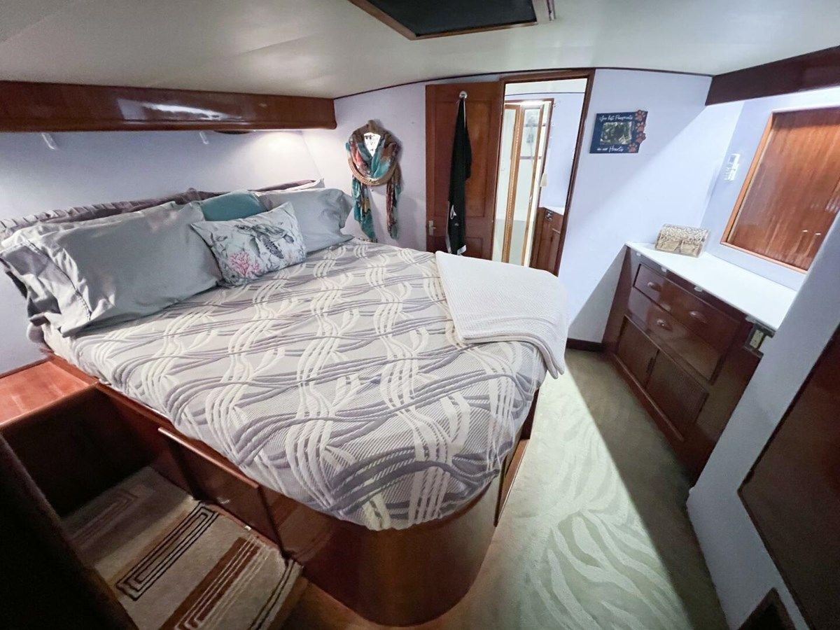 Lb Cake - BUDDY DAVIS yacht sale