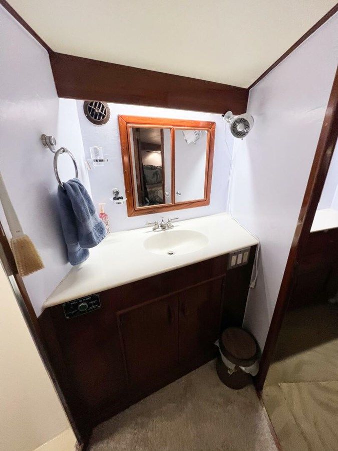 Buy a Lb Cake 17 at Shestakov Yacht Sales