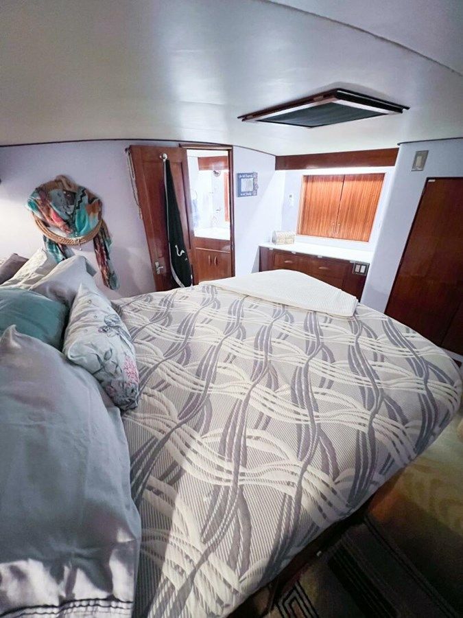 Buy a yacht Lb Cake - BUDDY DAVIS