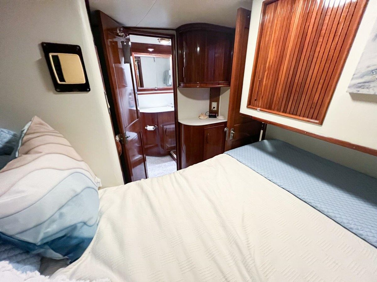 Lb Cake 17 yacht sale