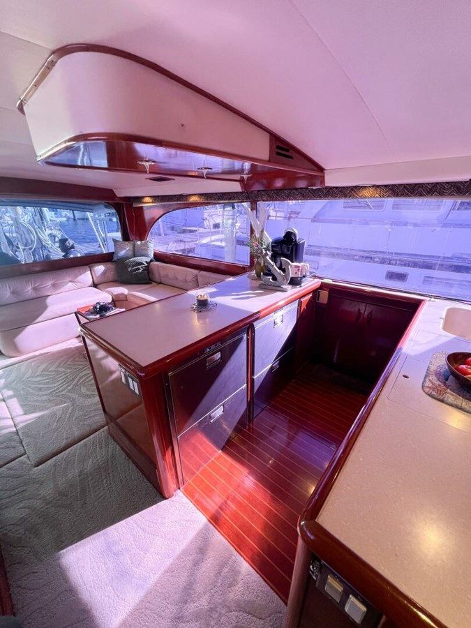 Buy a yacht Lb Cake 1987