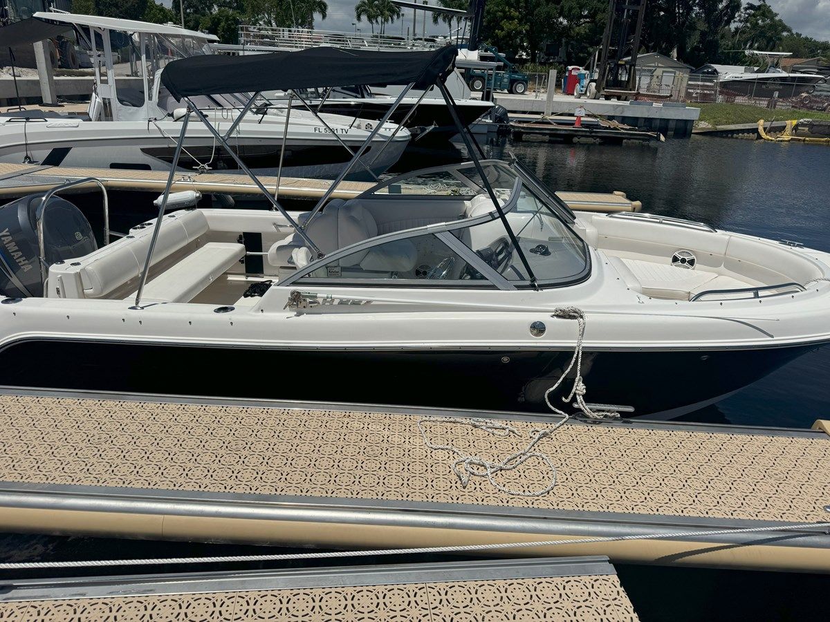 Robalo R277 - ROBALO price