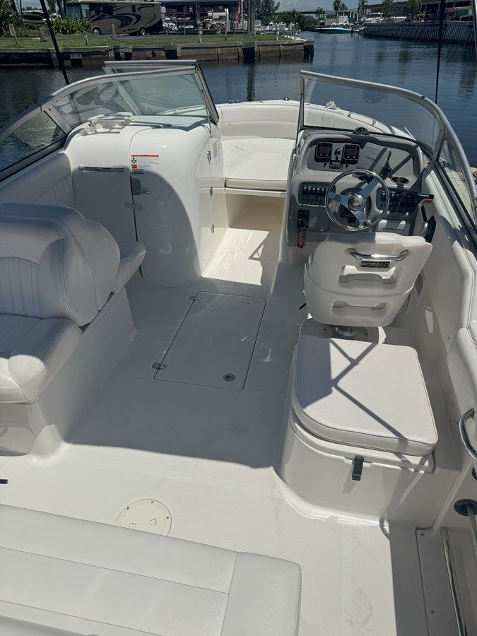 Robalo R277 R277 price