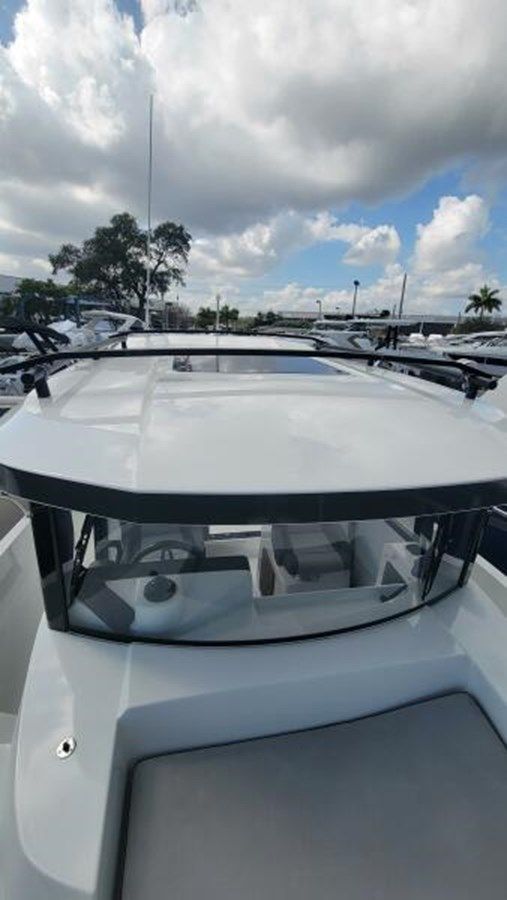 Buy a yacht Jeanneau NC795 Sport 2022