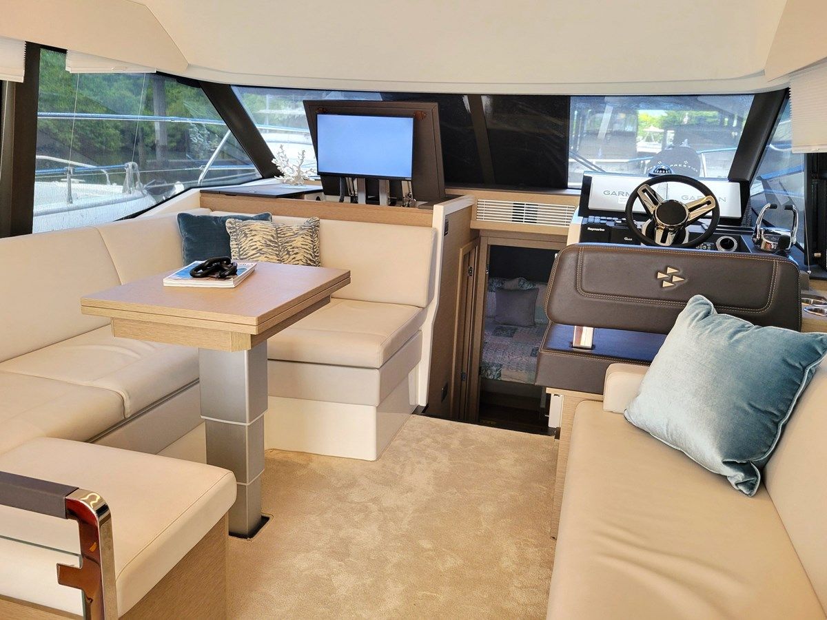 Buy a yacht Prestige 420 Fly 2022