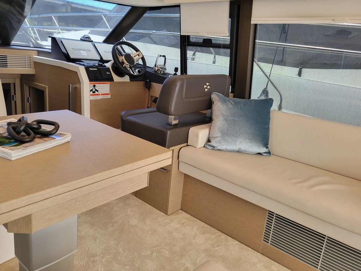 Buy a Prestige 420 Fly 420 Fly at Shestakov Yacht Sales