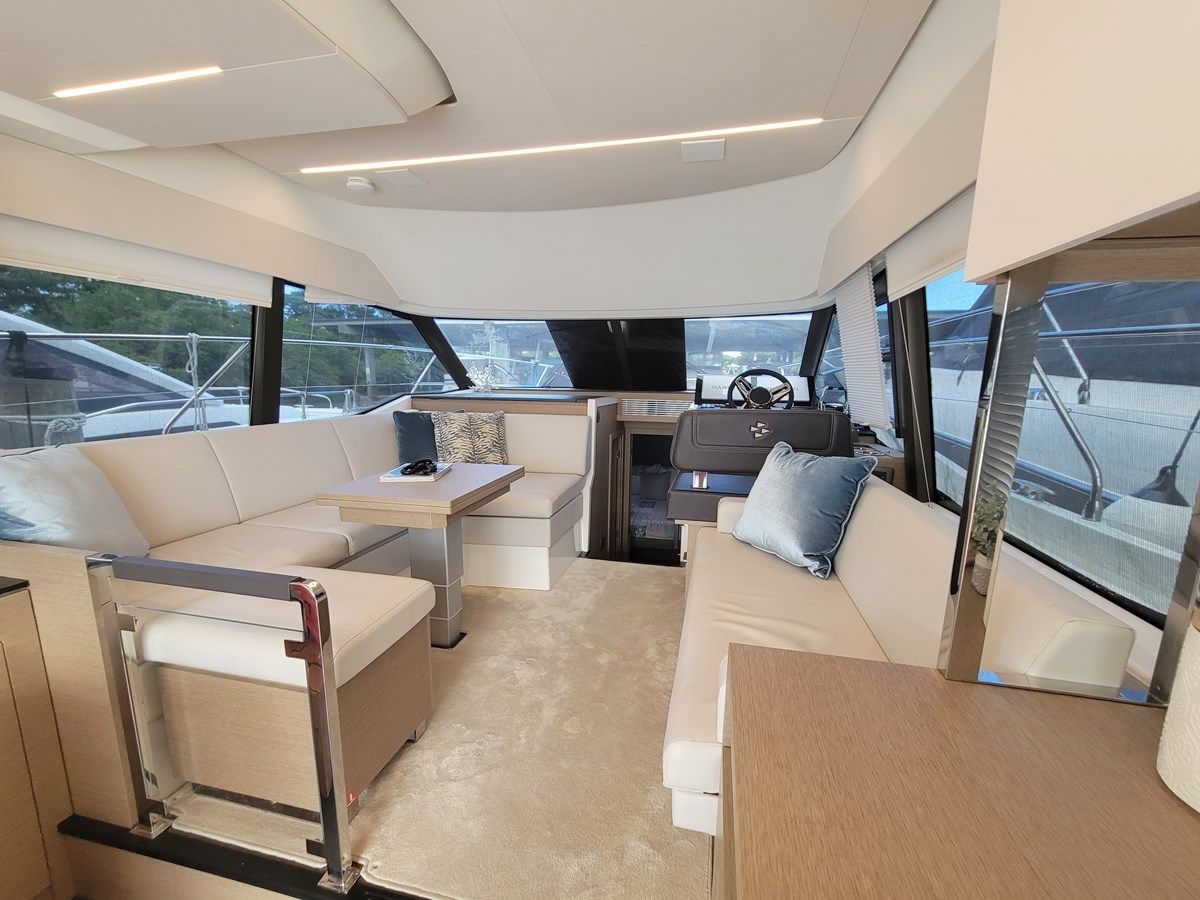 Prestige 420 Fly yacht sale