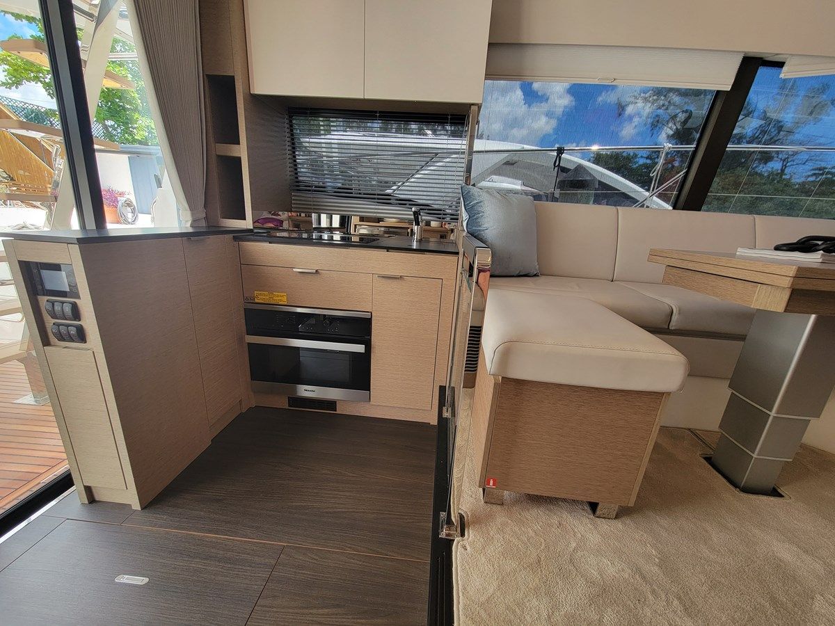 Prestige 420 Fly 42 yacht sale