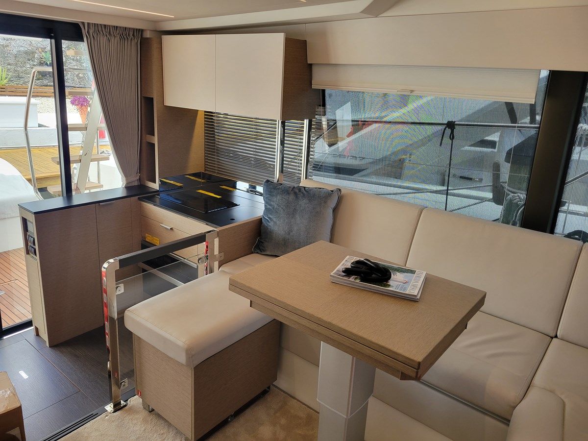 Buy a Prestige 420 Fly - PRESTIGE at Shestakov Yacht Sales